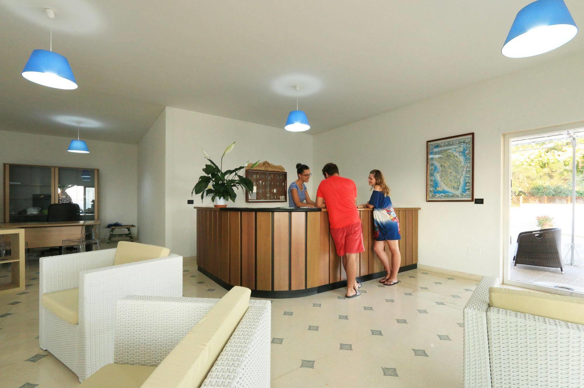 Hotel Residence Miramare Torre Vado Buitenkant foto
